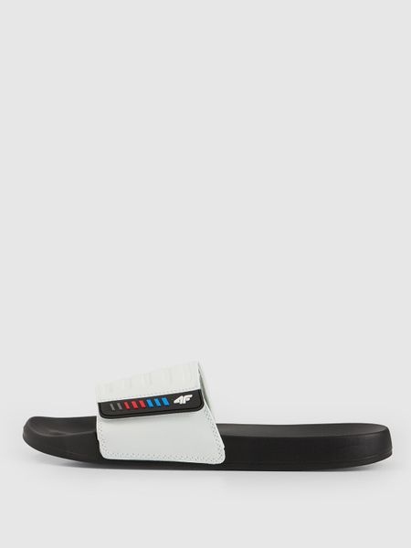 4F Klapki męskie - białe 40. Białe klapki męskie 4F, bez wzorów, z gumy, bez zapięcia. Za 69.99 zł.