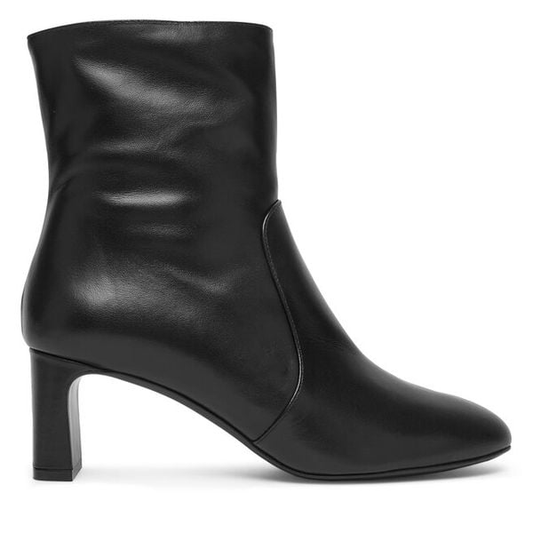 Botki Stuart Weitzman. Czarne botki damskie Stuart Weitzman, bez wzorów, bez obcasa, na słupku, bez zapięcia. Za 2,769.00 zł.