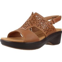 Sandały CLARKS TULEAH SUN Brązowy. Brązowe sandały damskie Clarks, bez wzorów, ze skóry, bez obcasa, bez zapięcia. Za 304.99 zł.