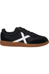 Tenisówki Munich Model Rumba 01 Kolor Czarny. Czarne trampki i tenisówki damskie munich, bez wzorów, z materiału, bez zapięcia. Za 373.95 zł.