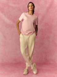 4F Spodnie dresowe joggery damskie - kremowe XL. Brązowe spodnie dresowe damskie 4F, bez wzorów, z dresówki, sportowe, z podwyższonym stanem. Za 149.99 zł.