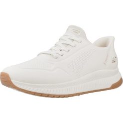 Buty SKECHERS 117740S Biały. Białe obuwie sportowe damskie Skechers, bez wzorów, ze skóry ekologicznej, bez zapięcia. Za 362.00 zł.