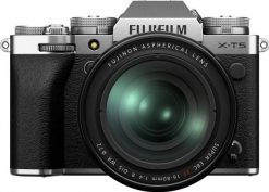 Aparat Fujifilm X-T5 srebrny + XF 16-80mm f/4.0 OIS R WR (16782600). Aparaty bezlusterkowce FUJIFILM. Za 10,813.99 zł.