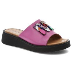 Różowe Klapki Vinceza Modne Obuwie Damskie. Czerwone klapki damskie VINCEZA, na lato, z aplikacjami, ze skóry, eleganckie, bez obcasa, bez zapięcia. Za 169.00 zł.