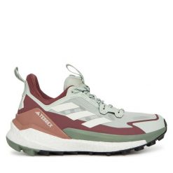 Trekkingi adidas. Zielone obuwie trekkingowe damskie Adidas, bez zapięcia. Za 599.99 zł.