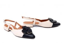 BOMBONELLA 10152343 beige-black, czółenka damskie. Brązowe balerinki damskie Bombonella, bez wzorów, ze skóry, bez obcasa, na obcasie, bez zapięcia. Za 293.17 zł.