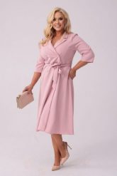 Elegancka żakietowa sukienka Marietta w kolorze pudrowego różu XXL OVERSIZE. Czerwone sukienki damskie Moda Size Plus Iwanek, do pracy, l, bez wzorów, z elastanu, biznesowe, bez kołnierzyka, bez ramiączek, mini, oversize. Za 325.00 zł.