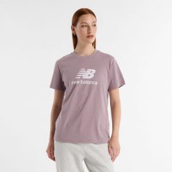 Koszulka damska New Balance WT41502ICW – różowa. Czerwone koszulki sportowe damskie New Balance, xs, bez wzorów, z materiału, bez ramiączek. Za 69.99 zł.