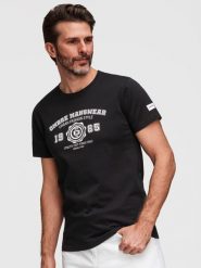 Męski bawełniany t-shirt z nadrukiem w stylu college – czarny V2 - Rozmiar: M. Czarne t-shirty męskie Ombre Clothing, m, z aplikacjami, z bawełny, bez kołnierzyka, bez ramiączek. W wyprzedaży za 69.99 zł.