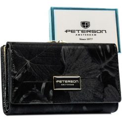 Poziomy, modny portfel damski ze skóry naturalnej i ekologicznej w czarnym kolorze Peterson PTN PS108-MLF. Czarne portfele damskie Peterson, ze skóry. Za 119.99 zł.