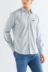MĘSKA KOSZULA WRANGLER 1 PKT SHIRT BLUE STRIPE 112378486. Niebieskie koszule męskie Wrangler, m, bez wzorów, bez kołnierzyka, bez ramiączek. Za 169.99 zł.