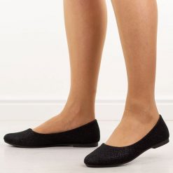 Czarne baleriny damskie Evento 9047. Czarne balerinki damskie eVento, na lato, bez wzorów, z jeansu, eleganckie, bez obcasa, na płaskiej podeszwie, bez zapięcia. Za 89.00 zł.