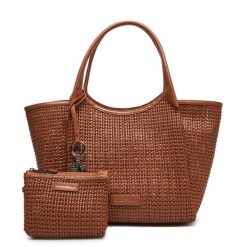 Torebka Emporio Armani. Brązowe shopperki damskie Emporio Armani, bez wzorów, bez dodatków. Za 989.99 zł.