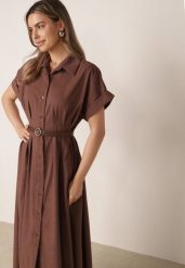 Brązowa Bawełniano-Wiskozowa Sukienka Koszulowa na Lato z Paskiem z Klamerką Korotis. Brązowe sukienki damskie Born2be, do pracy, na lato, m, bez wzorów, z bawełny, biznesowe, bez kołnierzyka, bez ramiączek, maxi, koszulowe. Za 199.99 zł.