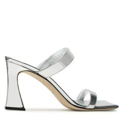 Klapki GIUSEPPE ZANOTTI. Szare klapki damskie Giuseppe Zanotti, bez wzorów, bez obcasa, bez zapięcia. Za 1,419.00 zł.
