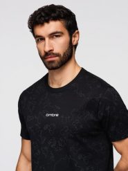 Koszulka męska bawełniana z nadrukiem na całej powierzchni i "ombre" na klatce piersiowej - czarna V1 - Rozmiar: XXL. Czarne t-shirty męskie Ombre Clothing, m, bez wzorów, z bawełny, bez kołnierzyka, bez ramiączek. W wyprzedaży za 52.50 zł.