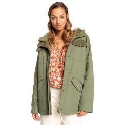 Kurtka zimowa damska Billabong So Easy parka. Zielone parki damskie Billabong, na zimę, xs, bez wzorów, bez kaptura. W wyprzedaży za 306.00 zł.