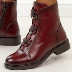 Bordowe płaskie botki damskie Potocki 12852. Czerwone botki damskie POTOCKI, na jesień, z aplikacjami, z dzianiny, eleganckie, z okrągłym noskiem, bez obcasa, na płaskiej podeszwie, bez zapięcia. Za 249.00 zł.
