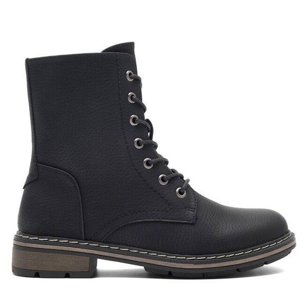 Trzewiki Clara Barson. Czarne botki damskie Clara Barson, bez wzorów, bez obcasa, na płaskiej podeszwie, bez zapięcia. Za 129.99 zł.