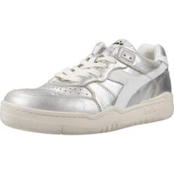 Buty DIADORA HERITAGE METAL WN Srebrny. Szare obuwie trekkingowe damskie Diadora, ze skóry, bez zapięcia. Za 805.99 zł.