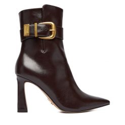 Botki Steve Madden. Czarne botki damskie Steve Madden, bez wzorów, bez obcasa, na słupku, bez zapięcia. Za 689.99 zł.