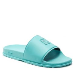 Klapki HUGO. Niebieskie klapki damskie Hugo, bez wzorów, bez obcasa, bez zapięcia. Za 349.99 zł.