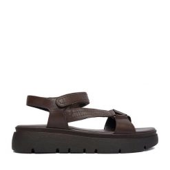Sandały Lasocki. Brązowe sandały damskie Lasocki, bez wzorów, bez obcasa, na płaskiej podeszwie, bez zapięcia. Za 179.99 zł.