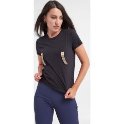 T-shirt ELISABETTA FRANCHI. T-shirty damskie Elisabetta Franchi, bez wzorów, bez kołnierzyka, bez ramiączek. W wyprzedaży za 553.77 zł.