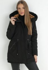 Czarna Kurtka Parka z Kapturem z Futerkiem Ouida. Czarne kurtki damskie Born2be, xl, z aplikacjami, z futra, z kapturem. Za 149.99 zł.