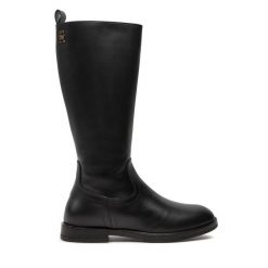 Kozaki Tommy Hilfiger. Czarne kozaki damskie Tommy Hilfiger, bez wzorów, bez obcasa, na płaskiej podeszwie, bez zapięcia. Za 589.99 zł.