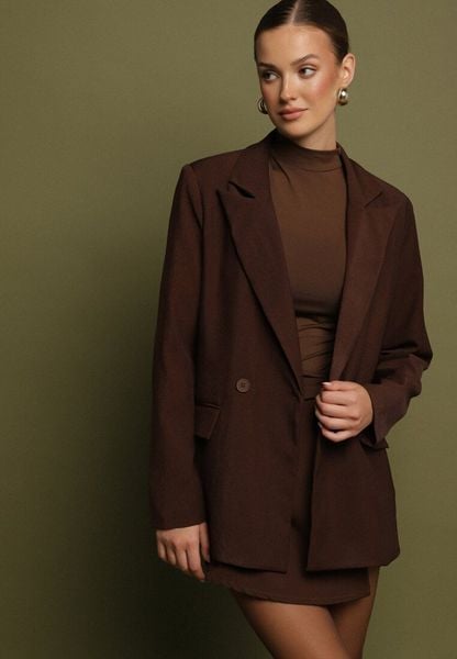Brązowa Dwurzędowa Marynarka w Stylu Oversize Clazara. Brązowe marynarki i żakiety damskie Born2be, bez wzorów, z jeansu, biznesowe, bez kołnierzyka, bez ramiączek. Za 129.99 zł.