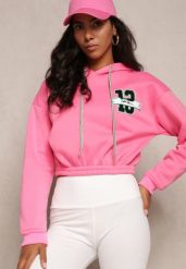 Różowa Krótka Bluza z Kapturem Ściągaczami i Ozdobnym Nadrukiem Relis. Czerwone bluzy damskie Renee, l, z aplikacjami, casualowe, bez ramiączek, z kapturem. Za 34.99 zł.