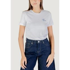 Koszulka crop top Kobieta ONLY ONLALESSIA S/S TEE CS JRS. Białe bluzki damskie ONLY, s, bez wzorów, z bawełny, casualowe, bez kołnierzyka, bez ramiączek. Za 107.05 zł.