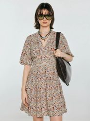 Sukienka damska mini z wiskozy z nadrukiem kremowa Viana 103. Białe sukienki damskie BIG STAR, l, bez wzorów, z koronki, bez kołnierzyka, bez ramiączek, mini. Za 199.99 zł.