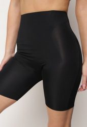 Czarne Elastyczne Modelujące Majtki Push-Up z Wysokim Stanem Esubia. Czarne majtki damskie Born2be. Za 39.99 zł.