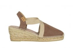 Sandały Toni Pons Tona Taupe 204005, Beżowy, Skóra naturalna - 40. Brązowe sandały damskie TONI PONS, bez wzorów, z bawełny, z okrągłym noskiem, bez obcasa, bez zapięcia. W wyprzedaży za 206.10 zł.