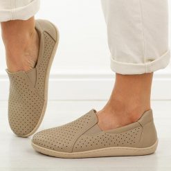 Beżowe skórzane półbuty damskie barefoot M.Daszyński Ol38-2. Brązowe półbuty damskie M.Daszyński, na jesień, bez wzorów, z jeansu, eleganckie, bez obcasa, na płaskiej podeszwie, bez zapięcia. W wyprzedaży za 197.10 zł.