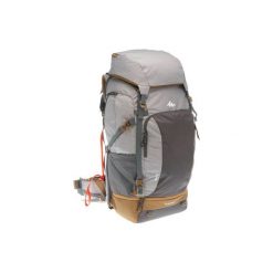 Plecak trekkingowy TRAVEL 500 70 l z możliwością zamknięcia na kłódkę damski. Szare plecaki damskie FORCLAZ, bez wzorów, z materiału. Za 449.99 zł.