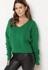 Ciemnozielony Sweter Krótki z Wycięciem na Plecach Torine. Zielone swetry nierozpinane damskie Born2be, m, bez wzorów, z jeansu, eleganckie, bez kołnierzyka, bez ramiączek. Za 109.99 zł.
