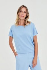 Cienki sweter błękitny. Niebieskie swetry nierozpinane damskie MOODO, l, bez wzorów, z poliamidu, bez kołnierzyka, bez ramiączek. Za 89.99 zł.