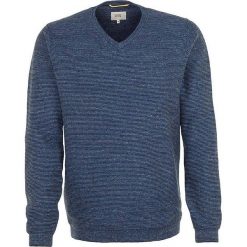 Sweter w kolorze niebieskim. Niebieskie swetry męskie Camel Active, m, bez wzorów, ze skóry, bez kołnierzyka, bez ramiączek. W wyprzedaży za 175.95 zł.