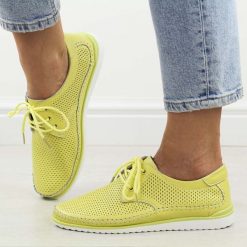 Cytrynowe skórzane ażurowe półbuty damskie T.Sokolski W26-01. Żółte półbuty damskie Sokolski, na lato, w ażurowe wzory, z jeansu, biznesowe, z okrągłym noskiem, bez obcasa, bez zapięcia. Za 209.00 zł.