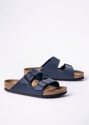 Birkenstock Arizona BF Klapki Unisex. Niebieskie klapki męskie Birkenstock, bez wzorów, z materiału, bez zapięcia. Za 349.99 zł.