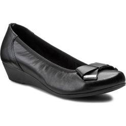 Półbuty LASOCKI COMFORT WI23-SALEM-06. Czarne półbuty damskie Lasocki Comfort, bez wzorów, ze skóry, bez obcasa, bez zapięcia. Za 149.99 zł.