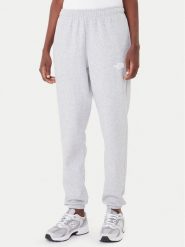 The North Face Spodnie dresowe Simple Dome NF0A8C1Y Szary Regular Fit. Szare spodnie dresowe damskie The North Face, bez wzorów, z dresówki. Za 239.99 zł.
