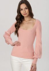 Różowy Sweter Uhrieth. Czerwone swetry nierozpinane damskie Born2be, bez wzorów, z dzianiny, bez kołnierzyka, bez ramiączek. Za 99.99 zł.