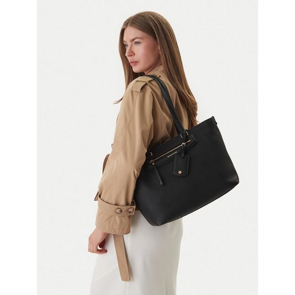 Torebka MICHAEL Michael Kors. Czarne shopperki damskie MICHAEL Michael Kors, bez wzorów, bez dodatków. Za 762.99 zł.