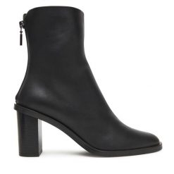 Botki Max Mara. Czarne botki damskie Max Mara, bez wzorów, bez obcasa, na słupku, bez zapięcia. Za 4,059.00 zł.