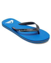 Klapki dla Mężczyzn MOLOKAI CORE Niebieski. Niebieskie klapki męskie Quiksilver, bez wzorów, z gumy, bez zapięcia. Za 84.99 zł.