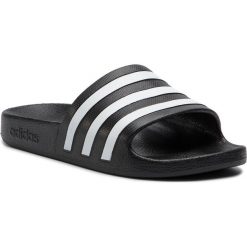 Klapki adidas - adilette Aqua F35543 Cblack/Ftwwhat/Cblack. Czarne klapki damskie Adidas, bez wzorów, z tworzywa sztucznego, bez obcasa, bez zapięcia. Za 79.95 zł.